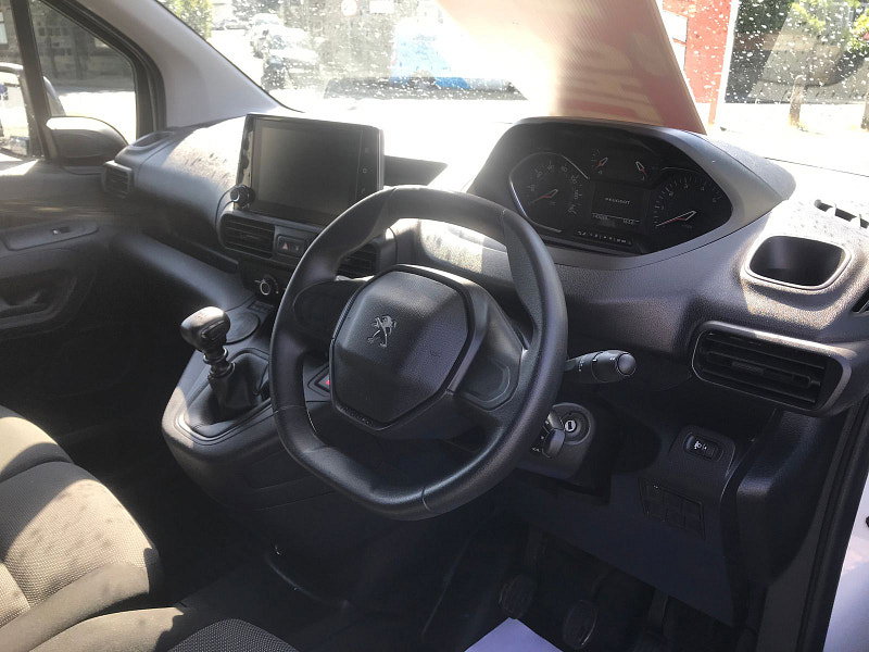 Peugeot Partner 1.5 BlueHDi 1000 Professional Premium Standard Panel Van 5dr Diesel Manual SWB Euro 6 (100 bhp) 5dr Manual 2026