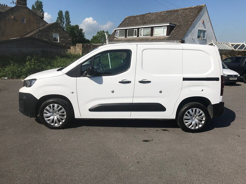 Peugeot Partner 1.5 BlueHDi 1000 Professional Premium Standard Panel Van 5dr Diesel Manual SWB Euro 6 (100 bhp) 5dr Manual 2026