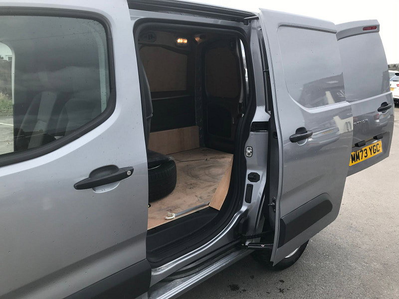 Peugeot Partner 1.5 BlueHDi 1000 Professional Premium + Standard Panel Van 5dr Diesel Manual SWB Euro 6 (s/s) (100 bhp) 5dr Manual 2026