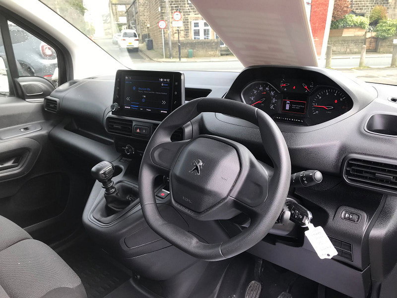 Peugeot Partner 1.5 BlueHDi 1000 Professional Premium + Standard Panel Van 5dr Diesel Manual SWB Euro 6 (s/s) (100 bhp) 5dr Manual 2026