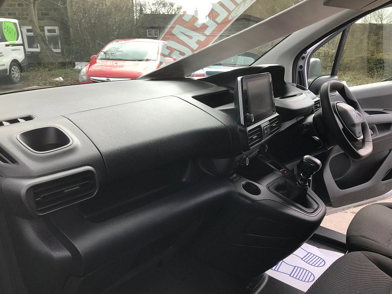 Peugeot Partner 1.5 BlueHDi 1000 Professional Premium + Standard Panel Van 5dr Diesel Manual SWB Euro 6 (s/s) (100 bhp) 5dr Manual 2026