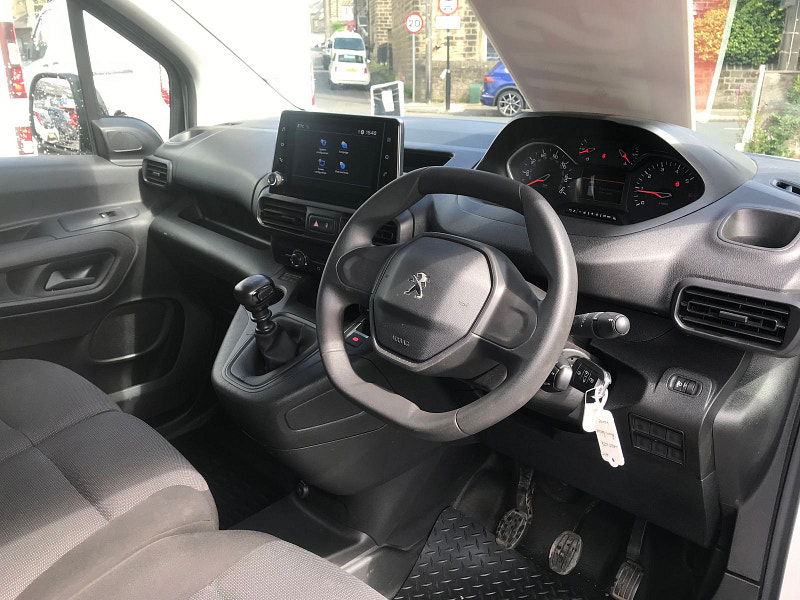 Peugeot Partner 1.5L Professional Premium Blue HDi  Diesel Manual Euro 6 (101 bhp) 6dr Manual 2025