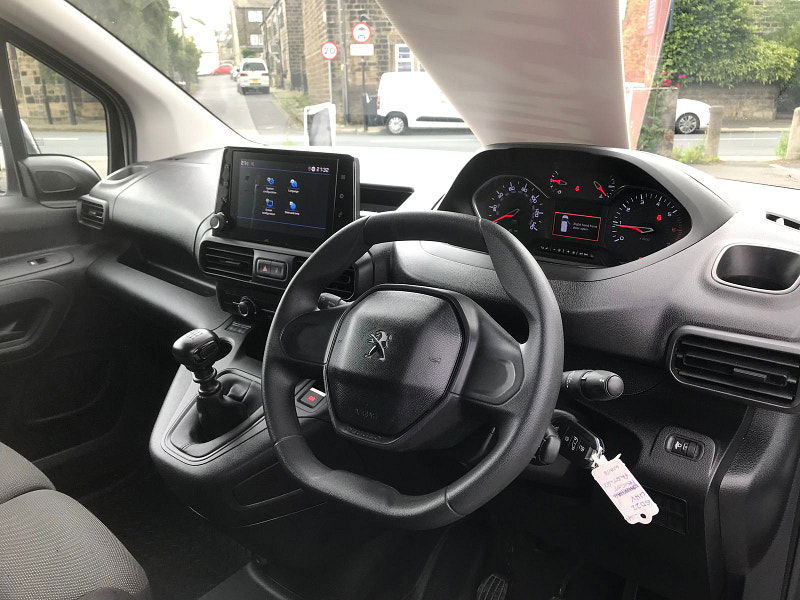 Peugeot Partner 1.5L Professional Premium Blue HDi  Diesel Manual Euro 6 (101 bhp) 5dr Manual 2025