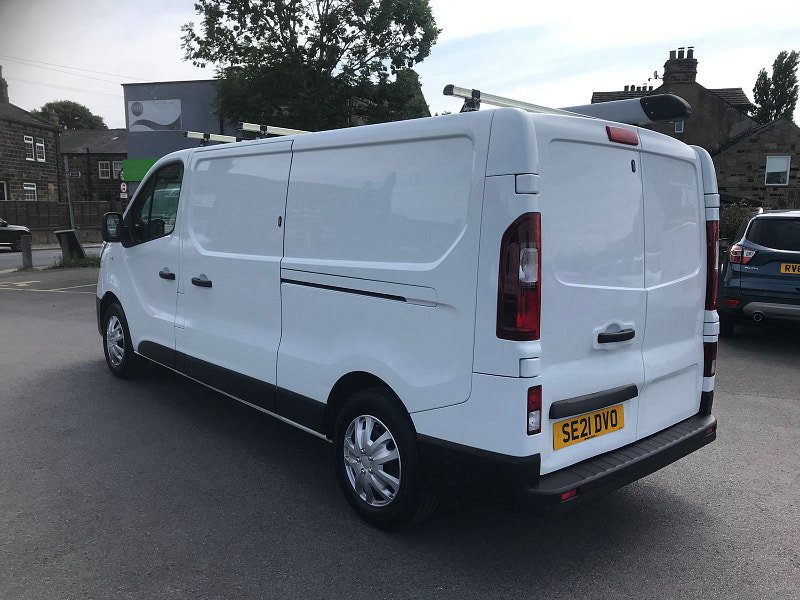 Renault Trafic 2.0L LL30 Business+ Energy dCi Diesel Manual Euro 6 (144 bhp) 5dr Manual 2026