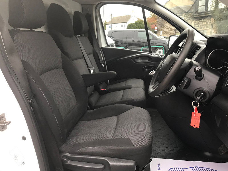 Renault Trafic 2.0L SL28 Business+ Energy dCi Diesel Manual Euro 6 (120 bhp) 5dr Manual 2026