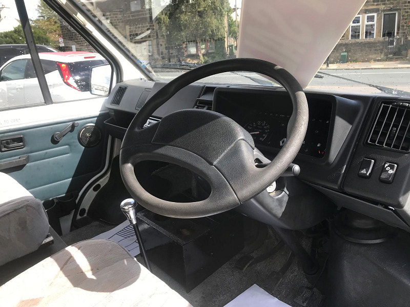 Renault Trafic 2.0L T1300 Petrol Manual 5dr Manual 2025