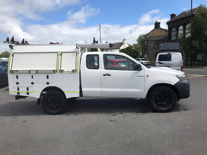 Toyota Hilux 2.5 D-4D HL2 Pickup Extended Cab 4dr Diesel Manual 4WD Euro 5 (144 ps) 4dr Manual 2026