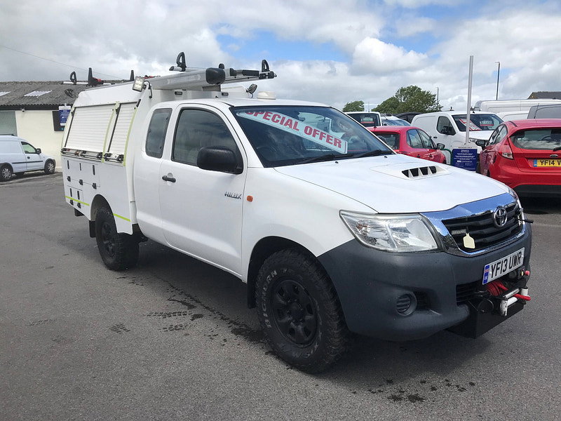 Toyota Hilux 2.5 D-4D HL2 Pickup Extended Cab 4dr Diesel Manual 4WD Euro 5 (144 ps) 4dr Manual 2026