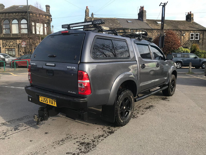 Toyota Hilux 3.0 D-4D Invincible Pickup Double Cab 4dr Diesel Manual 4WD Euro 5 (171 ps) 4dr Manual 2026