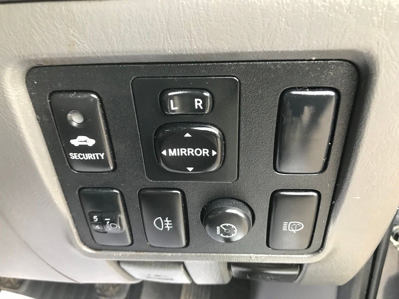 Toyota Hilux 3.0 D-4D Invincible Pickup Double Cab 4dr Diesel Manual 4WD Euro 5 (171 ps) 4dr Manual 2026