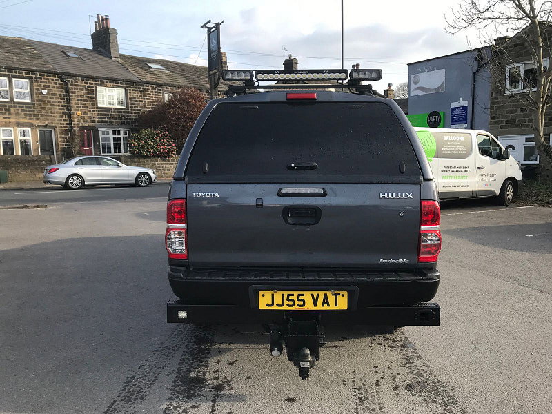 Toyota Hilux 3.0 D-4D Invincible Pickup Double Cab 4dr Diesel Manual 4WD Euro 5 (171 ps) 4dr Manual 2026