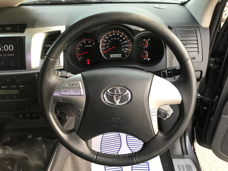 Toyota Hilux 3.0 D-4D Invincible Pickup Double Cab 4dr Diesel Manual 4WD Euro 5 (171 ps) 4dr Manual 2026