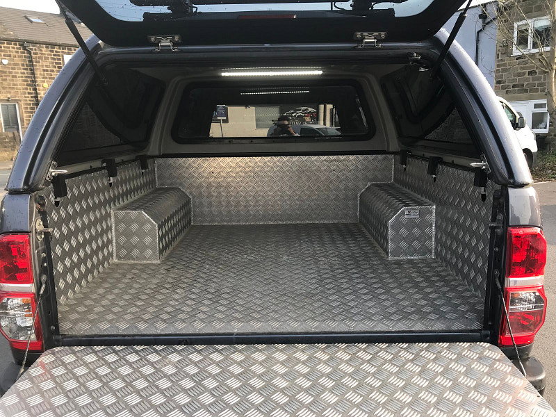 Toyota Hilux 3.0 D-4D Invincible Pickup Double Cab 4dr Diesel Manual 4WD Euro 5 (171 ps) 4dr Manual 2026