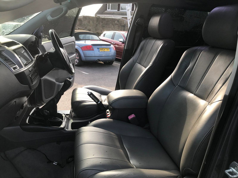 Toyota Hilux 3.0 D-4D Invincible Pickup Double Cab 4dr Diesel Manual 4WD Euro 5 (171 ps) 4dr Manual 2026