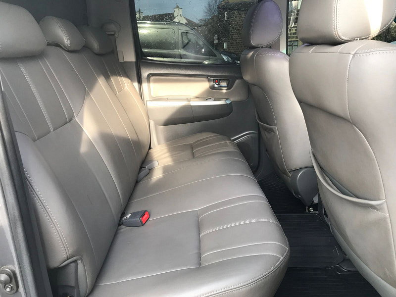 Toyota Hilux 3.0 D-4D Invincible Pickup Double Cab 4dr Diesel Manual 4WD Euro 5 (171 ps) 4dr Manual 2026