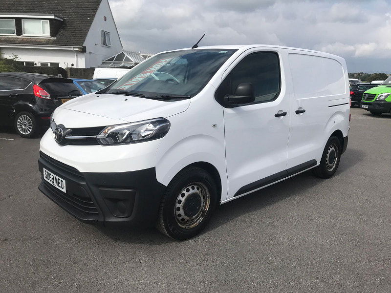 Toyota PROACE 1.5L L0 ACTIVE Diesel Manual Euro 6 (101 bhp) 6dr Manual 2024