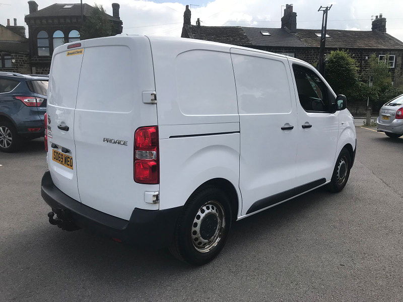 Toyota PROACE 1.5L L0 ACTIVE Diesel Manual Euro 6 (101 bhp) 6dr Manual 2024