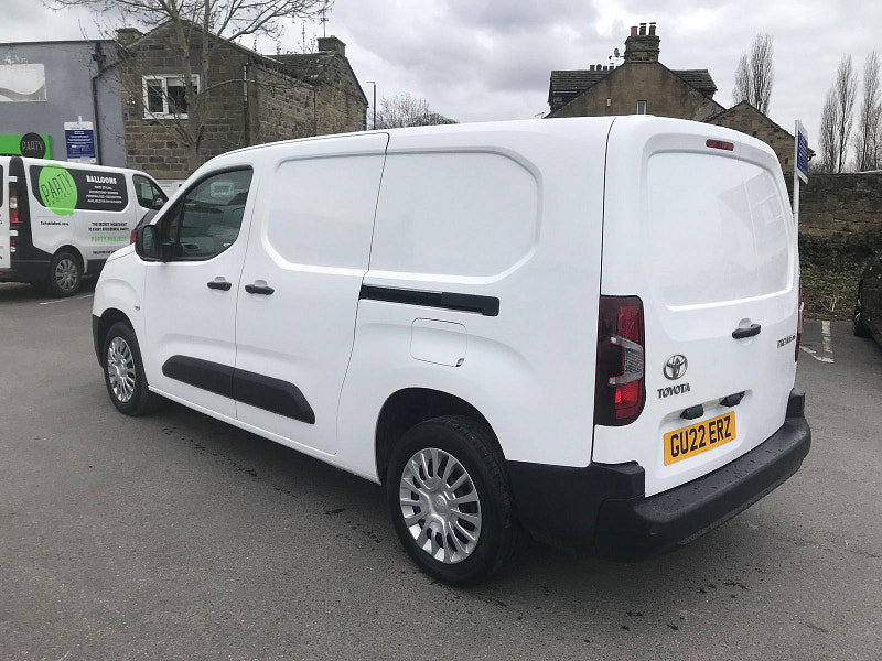 Toyota PROACE CITY 1.5 BlueHDi Icon Long Panel Van 5dr Diesel Manual LWB Euro 6 (s/s) (100 bhp) 5dr Manual 2026