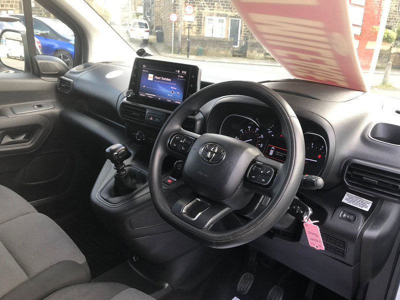 Toyota PROACE CITY 1.5 BlueHDi Icon Long Panel Van 5dr Diesel Manual LWB Euro 6 (s/s) (100 bhp) 5dr Manual 2026