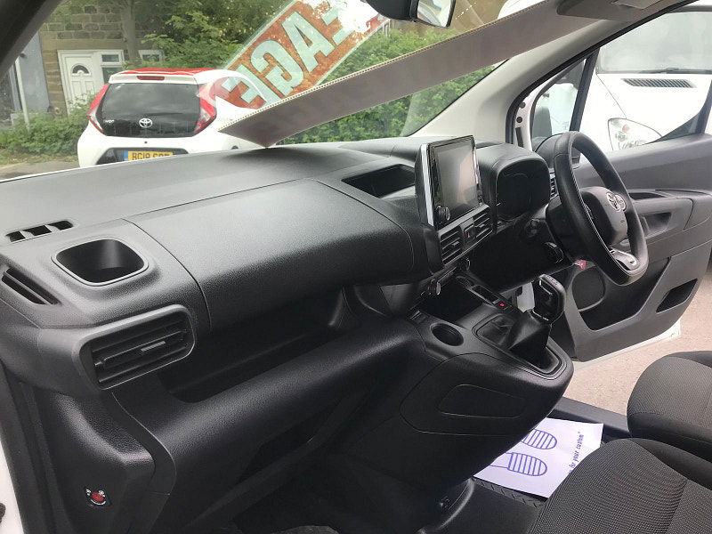 Toyota PROACE CITY 1.5L Icon Diesel Manual Euro 6 (101 bhp) 6dr Manual 2025