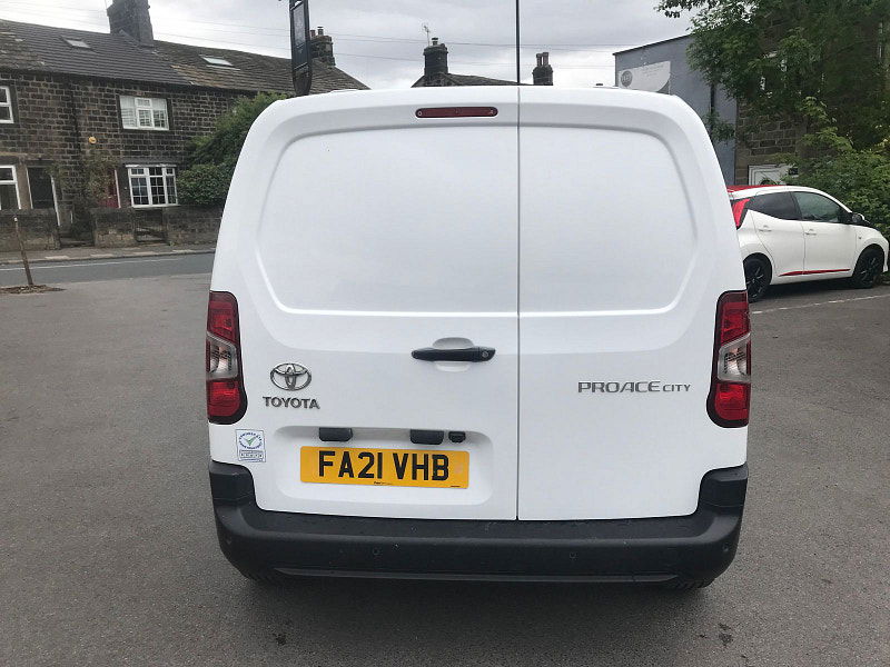Toyota PROACE CITY 1.5L Icon Diesel Manual Euro 6 (101 bhp) 6dr Manual 2025