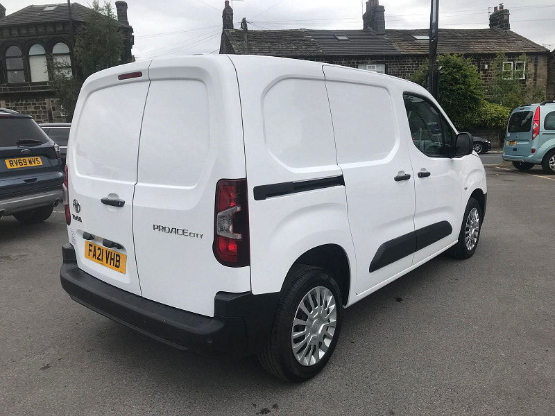 Toyota PROACE CITY 1.5L Icon Diesel Manual Euro 6 (101 bhp) 6dr Manual 2025