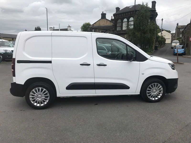 Toyota PROACE CITY 1.5L Icon Diesel Manual Euro 6 (101 bhp) 6dr Manual 2025