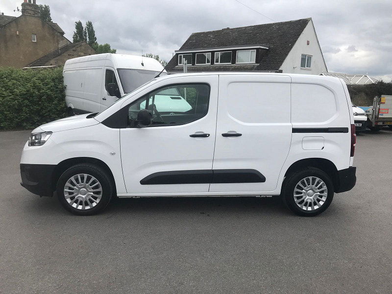Toyota PROACE CITY 1.5L Icon Diesel Manual Euro 6 (101 bhp) 6dr Manual 2025