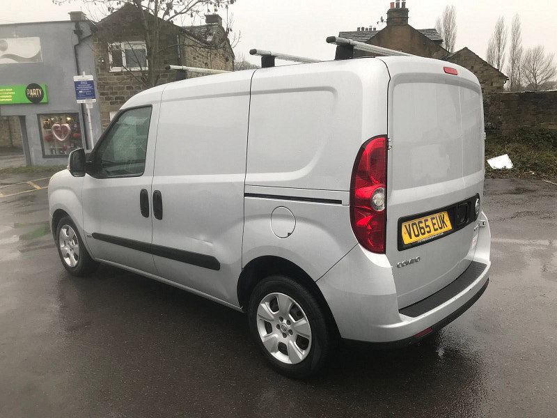 Vauxhall Combo 1.3 CDTi 2000 ecoFLEX 16v Sportive Panel Van 3dr Diesel Manual FWD L1 H1 (s/s) (126 g/km, 89 bhp) 3dr Manual 2026