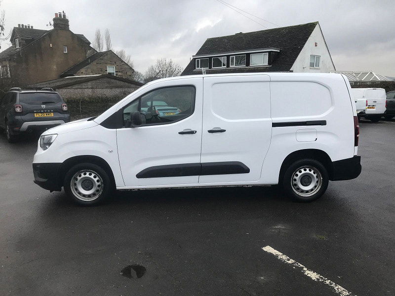 Vauxhall Combo 1.5 Turbo D 2300 Edition Panel Van 4dr Diesel Manual L2 H1 Euro 6 (100 ps) 6dr Manual 2026