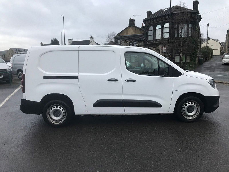 Vauxhall Combo 1.5 Turbo D 2300 Edition Panel Van 4dr Diesel Manual L2 H1 Euro 6 (100 ps) 6dr Manual 2026