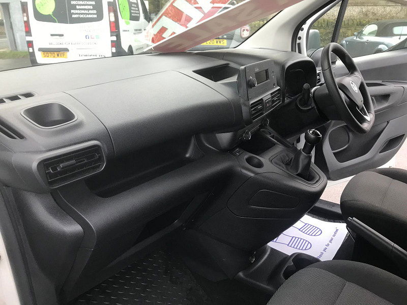 Vauxhall Combo 1.5 Turbo D 2300 Edition Panel Van 4dr Diesel Manual L2 H1 Euro 6 (100 ps) 6dr Manual 2026