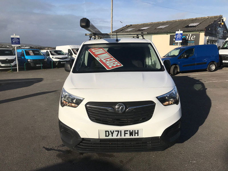 Vauxhall Combo 1.5L 2300 Dynamic TD Diesel Manual Euro 6 (101 bhp) 6dr Manual 2024