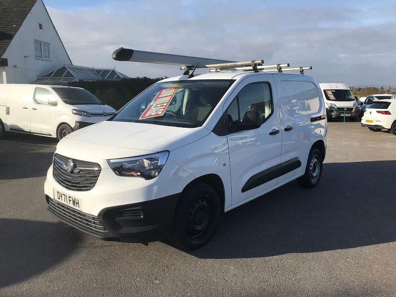 Vauxhall Combo 1.5L 2300 Dynamic TD Diesel Manual Euro 6 (101 bhp) 6dr Manual 2024