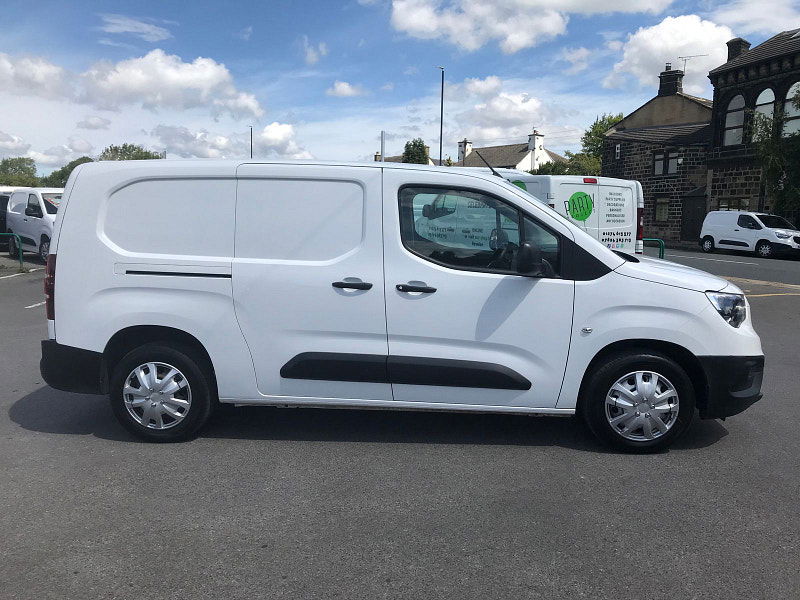Vauxhall Combo 1.5L 2300 Edition S/S Diesel Manual Euro 6 (101 bhp) 6dr Manual 2025