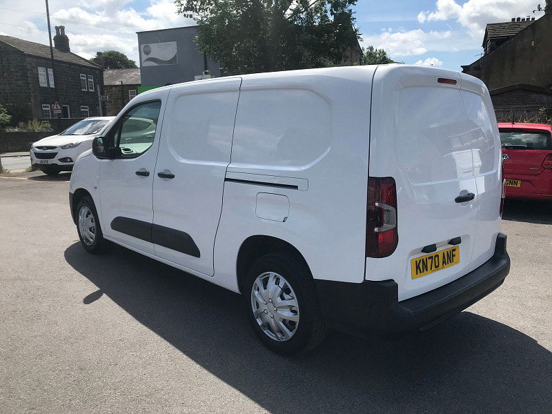 Vauxhall Combo 1.5L 2300 Edition S/S Diesel Manual Euro 6 (101 bhp) 6dr Manual 2025