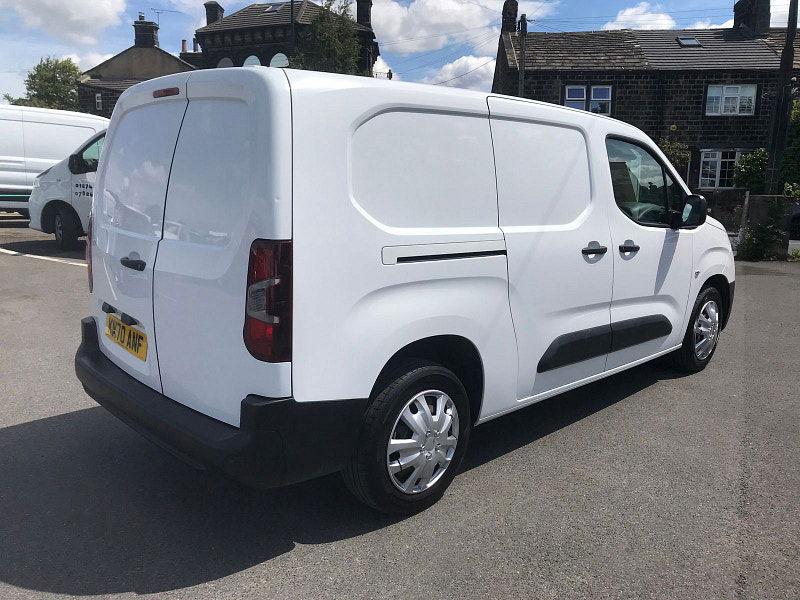 Vauxhall Combo 1.5L 2300 Edition S/S Diesel Manual Euro 6 (101 bhp) 6dr Manual 2025