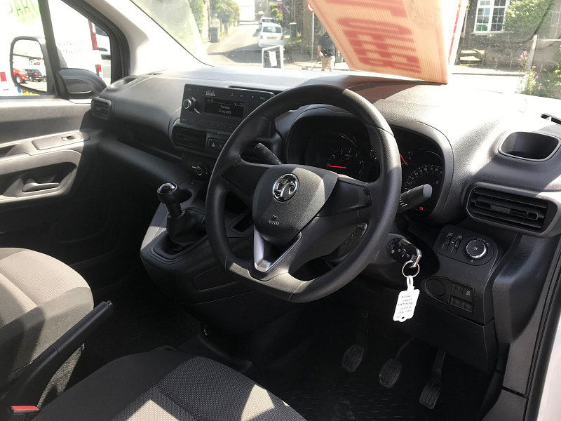 Vauxhall Combo 1.5L 2300 Edition S/S Diesel Manual Euro 6 (101 bhp) 6dr Manual 2025