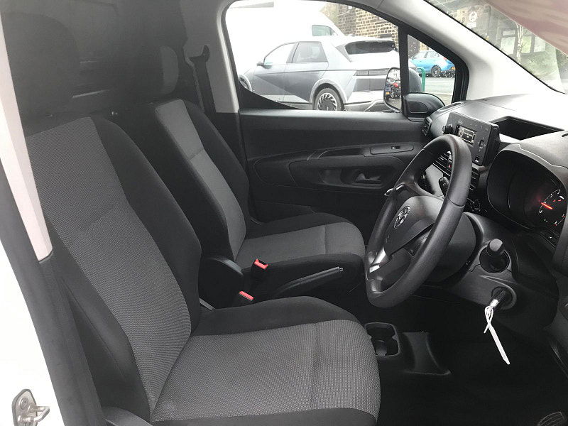 Vauxhall Combo 1.5L 2300 Edition S/S Diesel Manual Euro 6 (101 bhp) 6dr Manual 2026