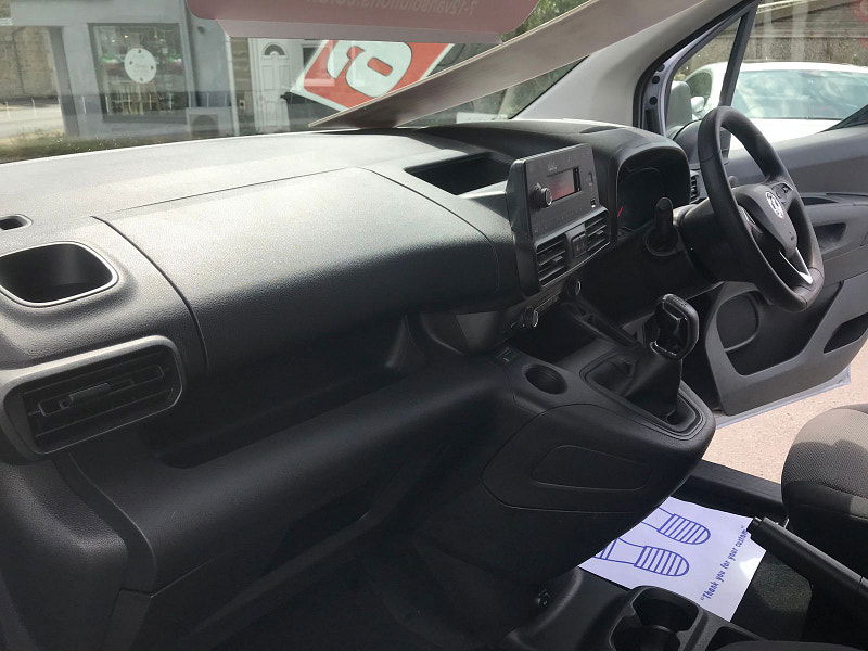 Vauxhall Combo 1.5L 2300 Sportive S/S Diesel Manual Euro 6 (101 bhp) 5dr Manual 2025