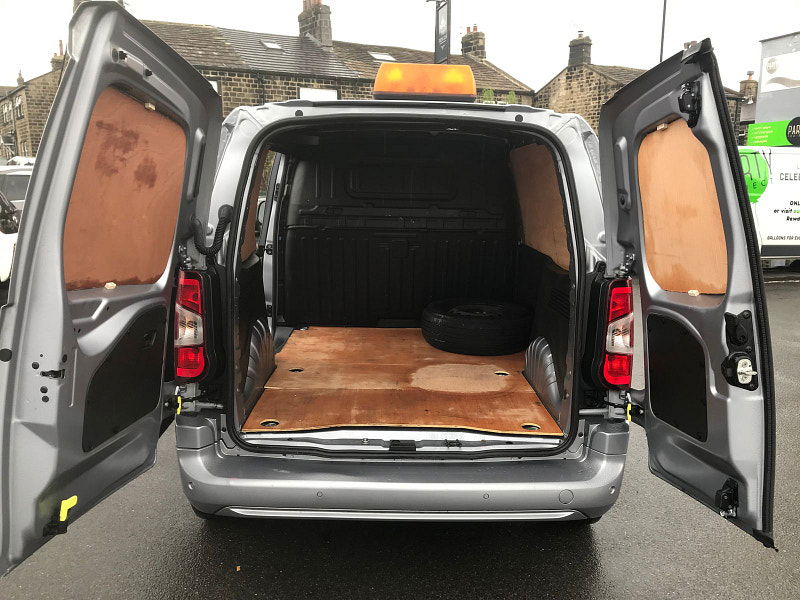 Vauxhall Combo 1.5L 2300 Sportive S/S Diesel Manual Euro 6 (101 bhp) 5dr Manual 2025