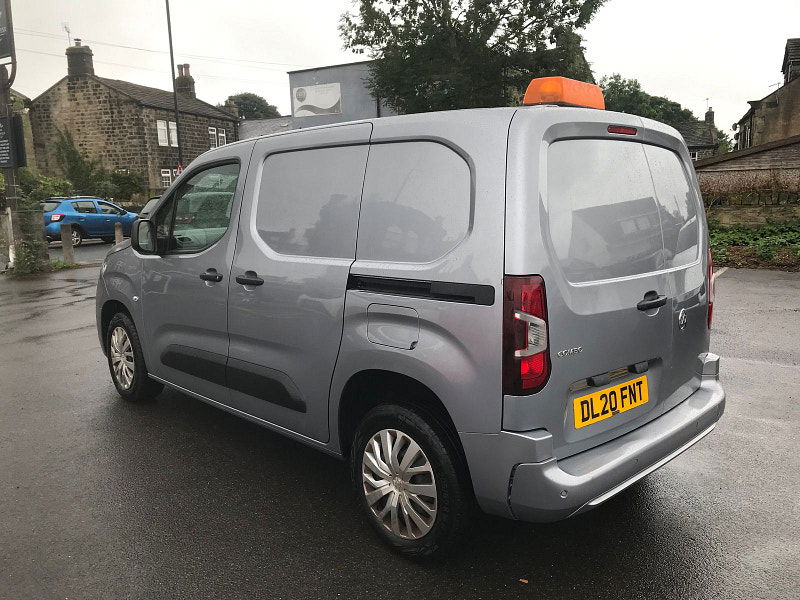 Vauxhall Combo 1.5L 2300 Sportive S/S Diesel Manual Euro 6 (101 bhp) 5dr Manual 2025