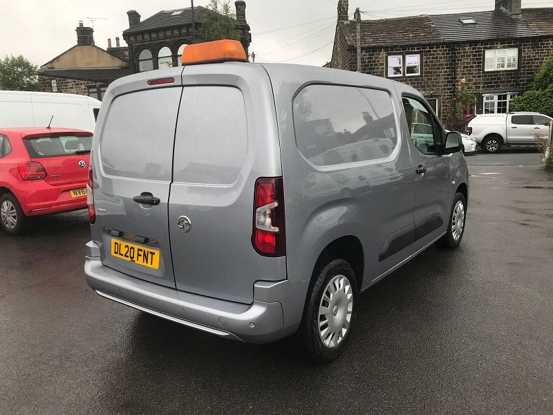Vauxhall Combo 1.5L 2300 Sportive S/S Diesel Manual Euro 6 (101 bhp) 5dr Manual 2025