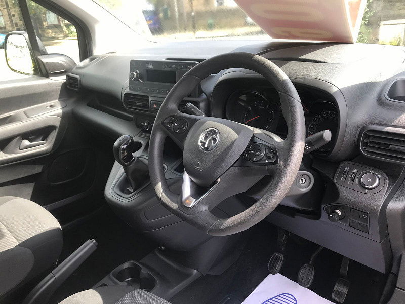 Vauxhall Combo 1.5L 2300 Sportive S/S Diesel Manual Euro 6 (101 bhp) 5dr Manual 2025