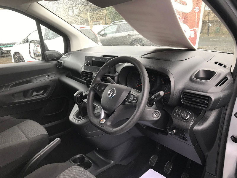 Vauxhall Combo 1.5L 2300 Sportive S/S Diesel Manual Euro 6 (101 bhp) 5dr Manual 2025