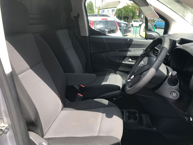 Vauxhall Combo 1.5L 2300 Sportive S/S Diesel Manual Euro 6 (101 bhp) 5dr Manual 2025