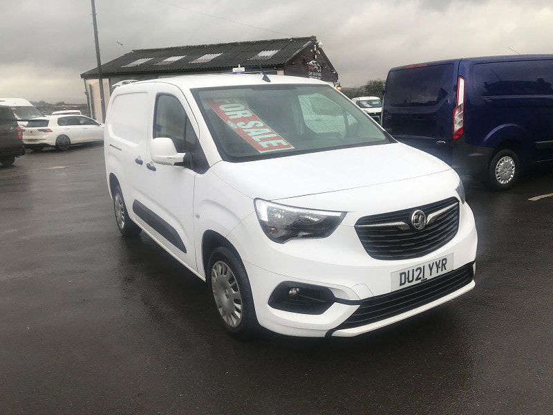 Vauxhall Combo 1.5L 2300 Sportive TD Diesel Manual Euro 6 (101 bhp) 6dr Manual 2025