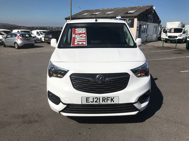 Vauxhall Combo 1.5L 2300 Sportive TD Diesel Manual Euro 6 (101 bhp) 5dr Manual 2025