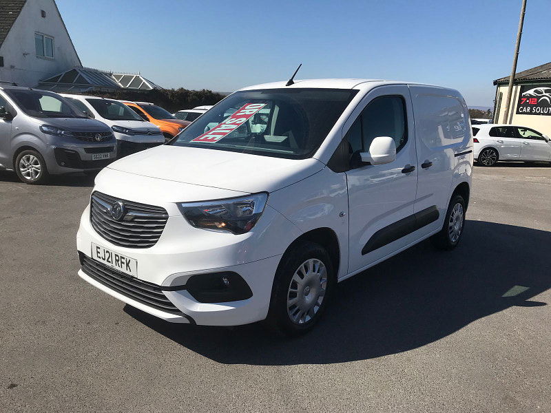 Vauxhall Combo 1.5L 2300 Sportive TD Diesel Manual Euro 6 (101 bhp) 5dr Manual 2025