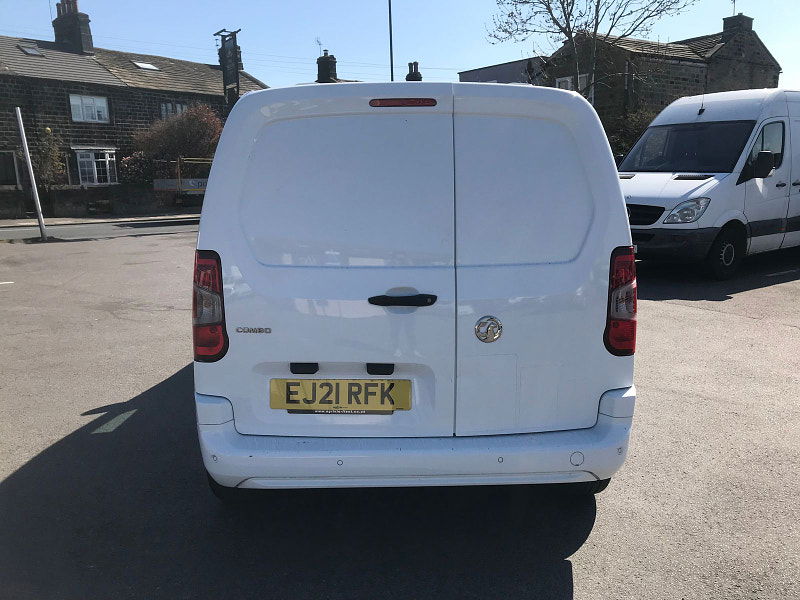 Vauxhall Combo 1.5L 2300 Sportive TD Diesel Manual Euro 6 (101 bhp) 5dr Manual 2025